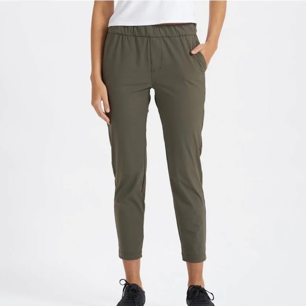 Vuori Miles ankle pant, oregano, size small.